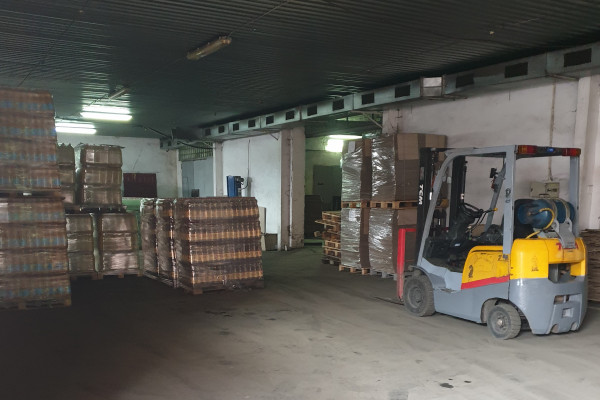 Действующий завод по производству безалкогольных напитков, минеральной воды и кукурузных палочек